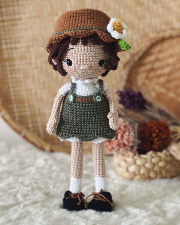 Boneca Alana - Receita de Amigurumi em PDF