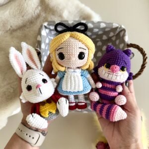 Alice, Cheshire e Coelho – Receita de Amigurumi em PDF