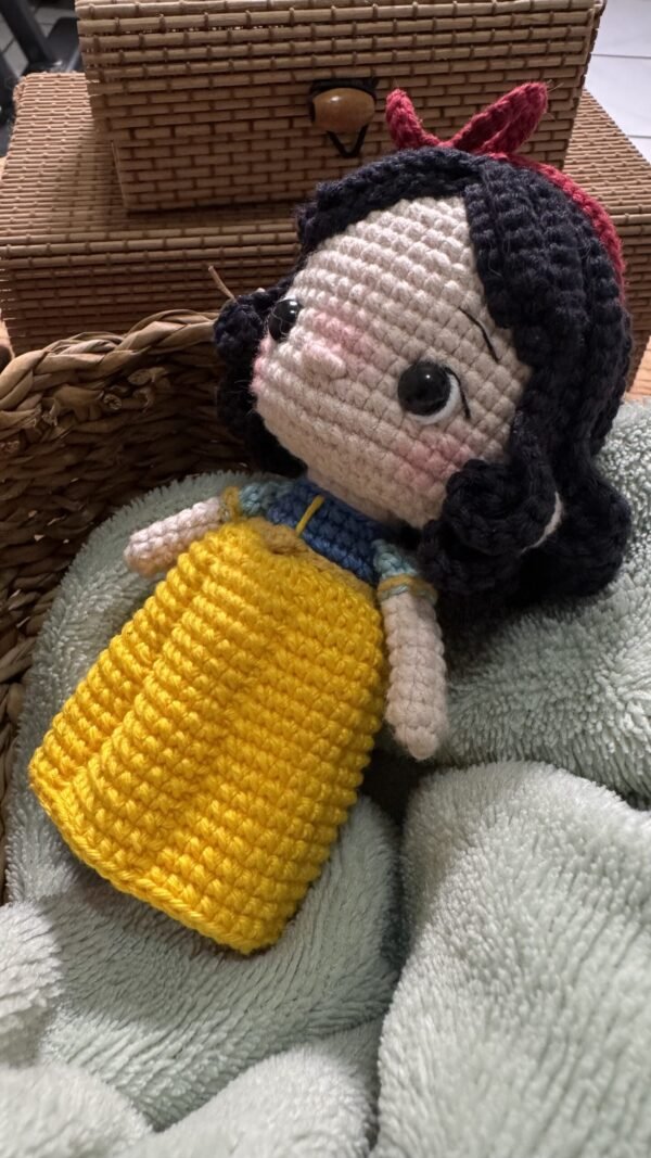 Branca de Neve - Receita de Amigurumi em PDF - Imagem 2
