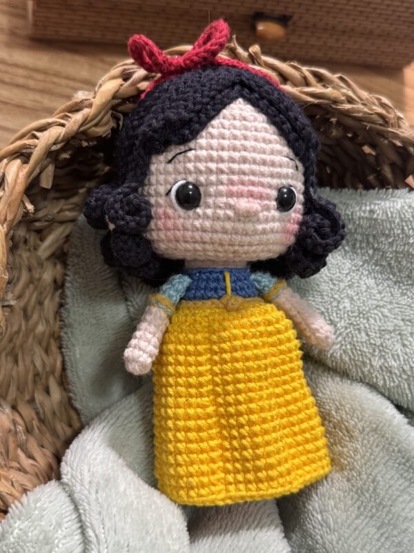 Branca de Neve - Receita de Amigurumi em PDF - Imagem 3