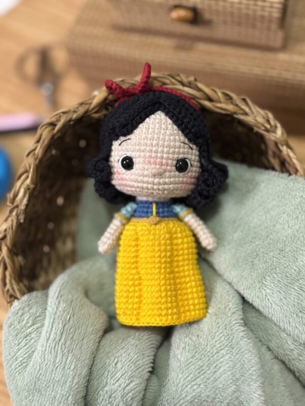 Branca de Neve - Receita de Amigurumi em PDF